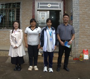 2024-12-02资助政策落到位，学校关爱送到家 (6).jpg