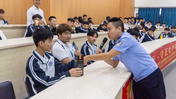 2024-10-29青春不毒行·守正心自明禁毒讲座 (16).jpg
