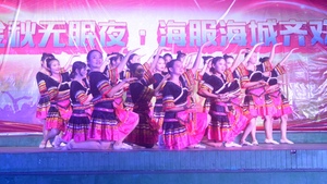 海南城市职业技术学校16级毕业晚会-舞蹈：走在山水间 